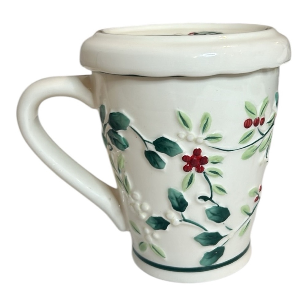 Pfaltzgraff Winterberry Holiday Covered Mug